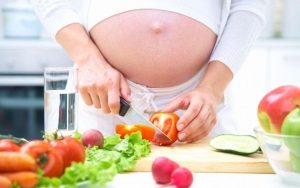 Top 10 Loại rau quả bà bầu không nên ăn khi mang thai