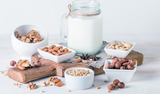 Top 10 Loại sữa hạt tốt nhất cho sức khỏe của bạn