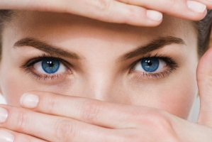 Top 10 Thói quen gây hại cho đôi mắt bạn nên biết